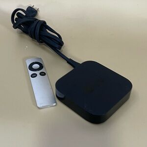 Apple TV A1469 (3rd Generation) Black Streaming Device with Remote